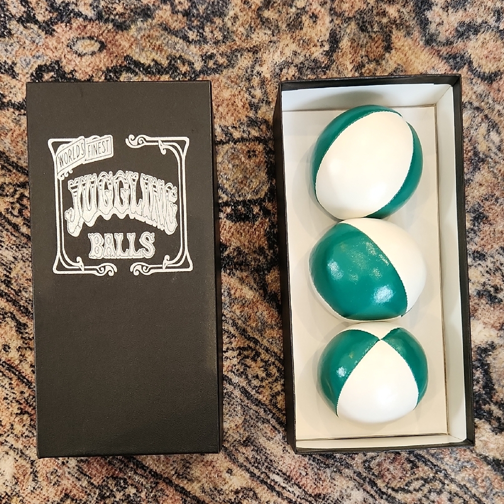 Juggling Balls - Green and White